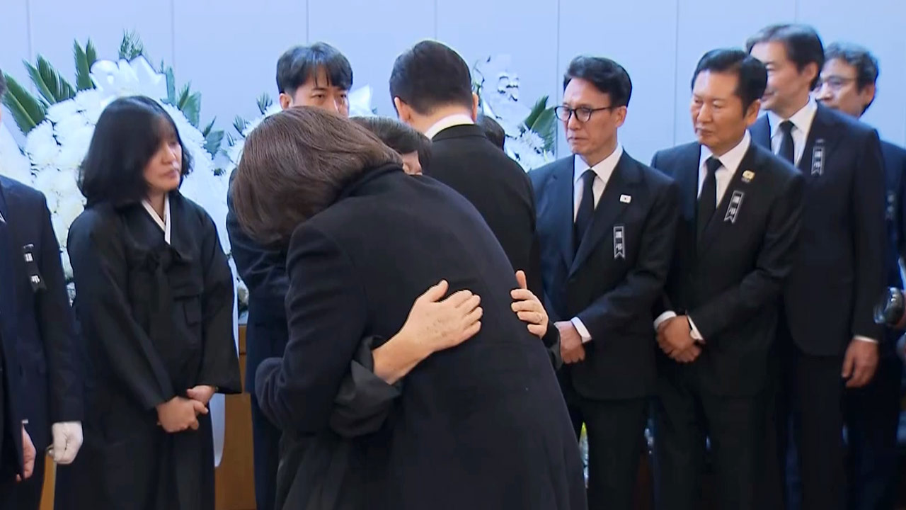 [속보] 이재명 대통령, 고 이해찬 전 총리 빈소 조문‥무궁화장 추서