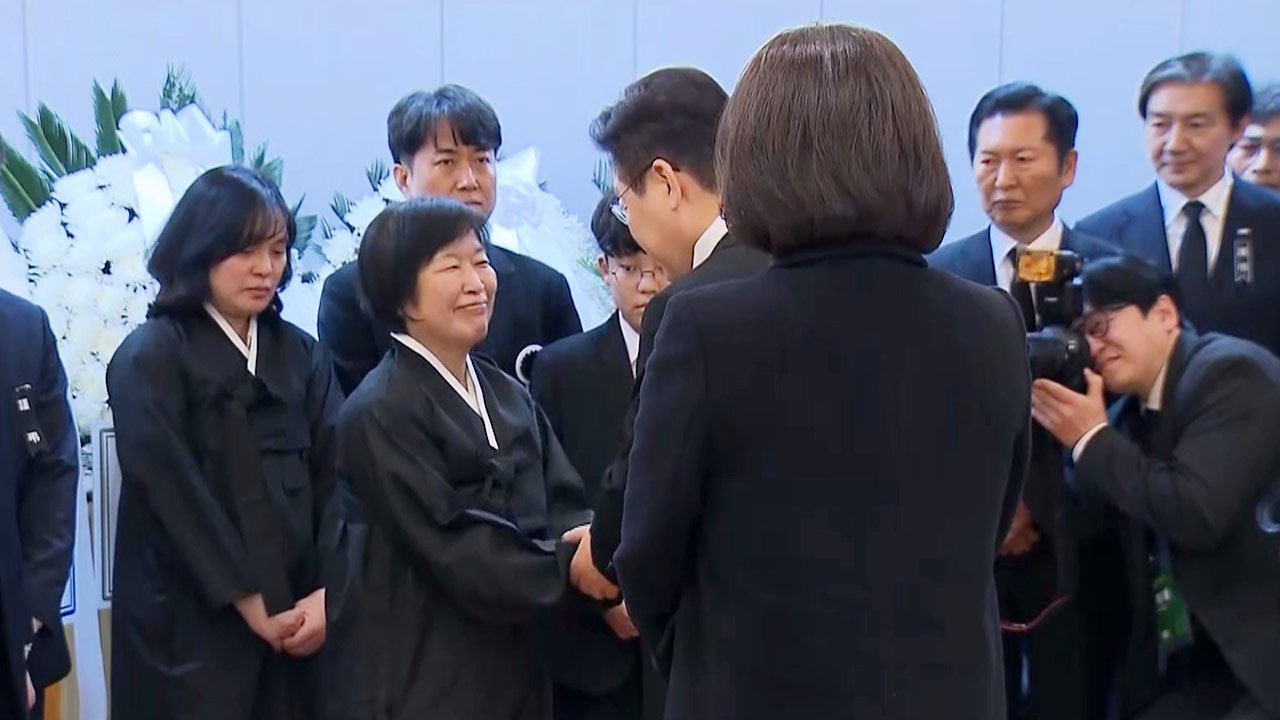 [속보] 이재명 대통령, 고 이해찬 전 총리 빈소 조문‥무궁화장 추서