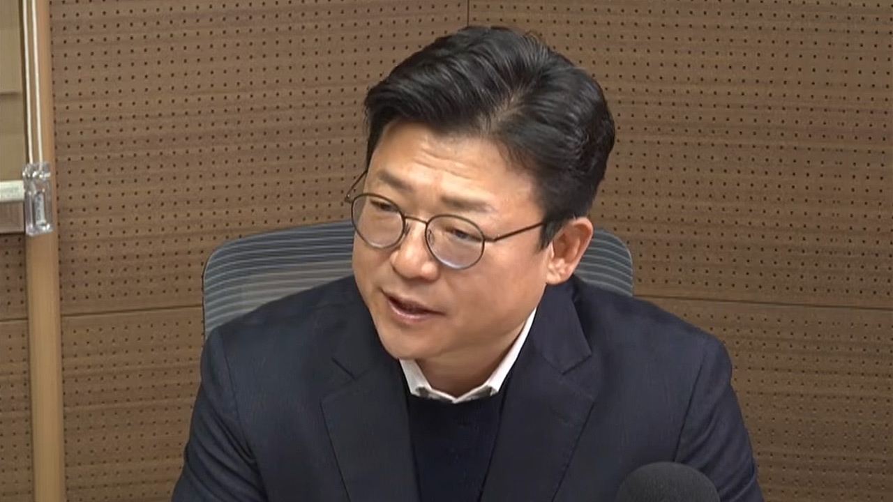 강명구, '전두환 사진 당사 걸자?' "징계 아닌 토론 사안" 