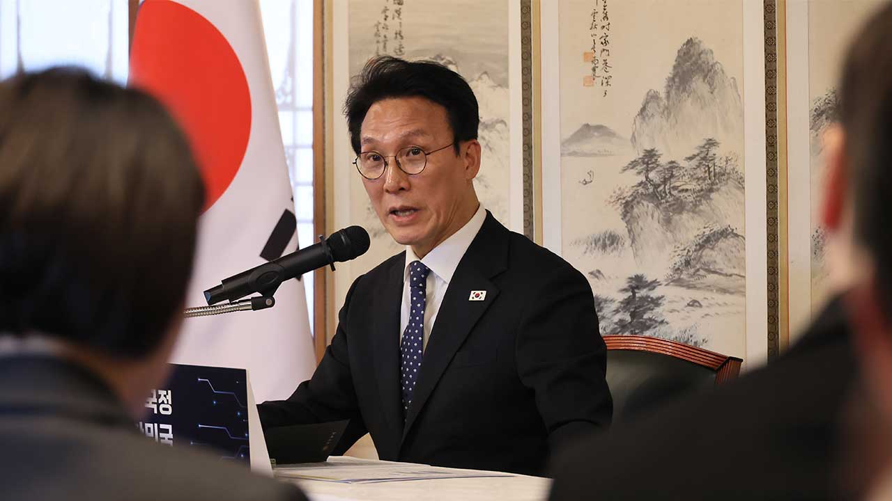 김민석 총리 "당내 인사 만나면 정청래 진퇴 거론 않아야 한다 해"