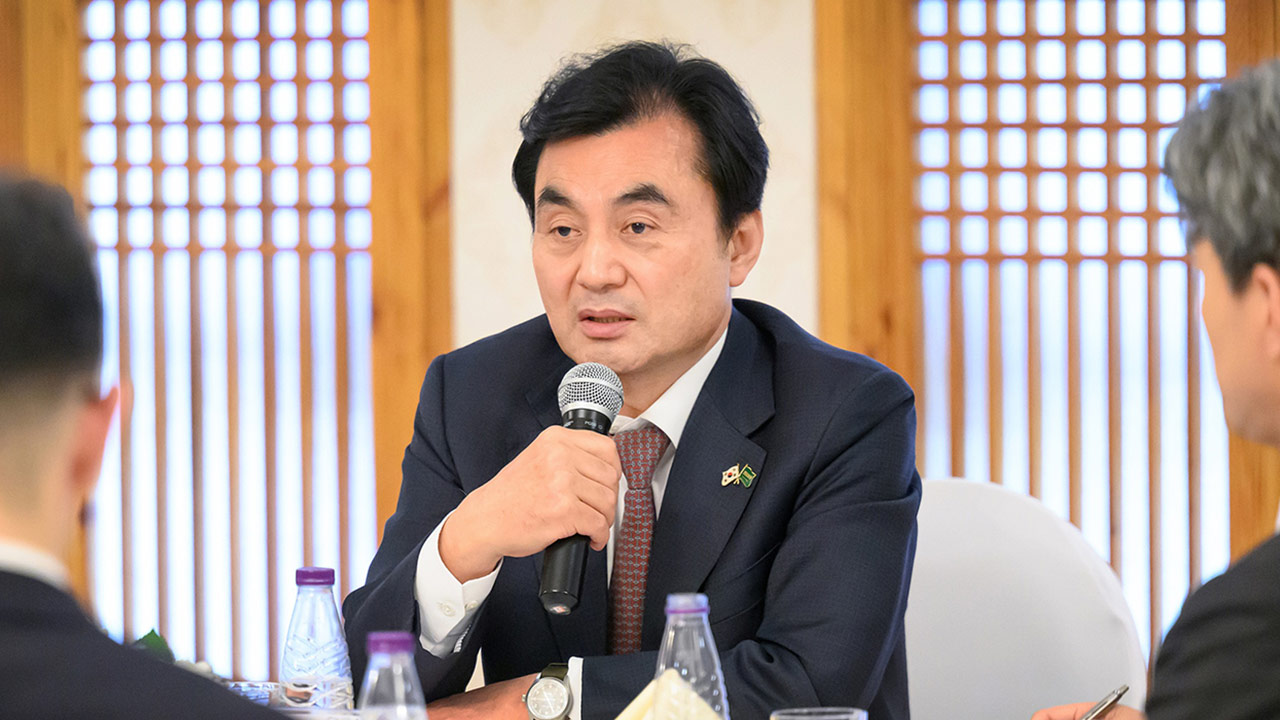 "김정은 심기보좌" 野박충권 발언에‥안규백 "망언 사죄하라"