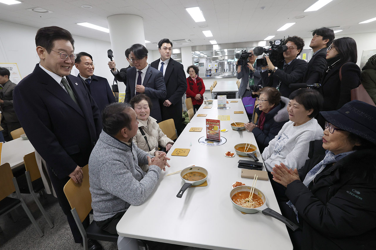'그냥드림' 현장 찾은 이재명 대통령‥"굶지 말자는 것‥거주지 제한 말라"