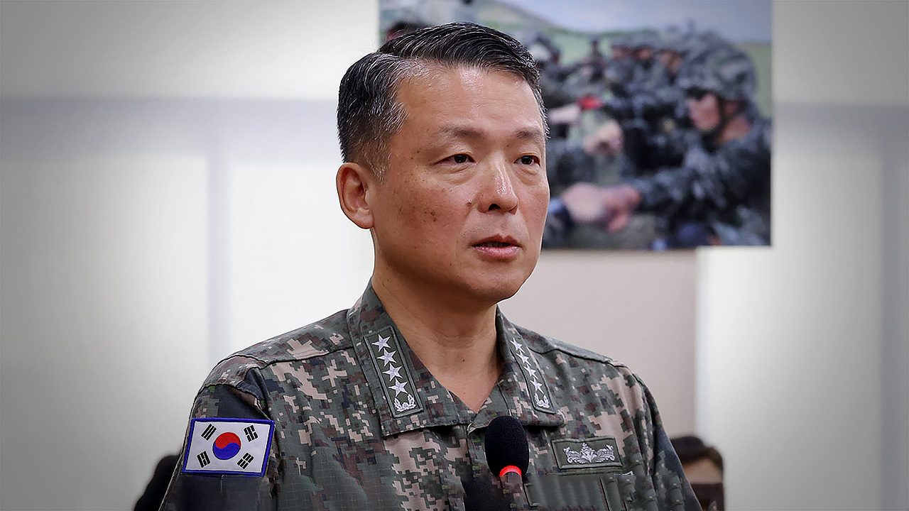 "계엄사 구성 지원 의혹"‥국방부, 강동길 해군총장 직무배제