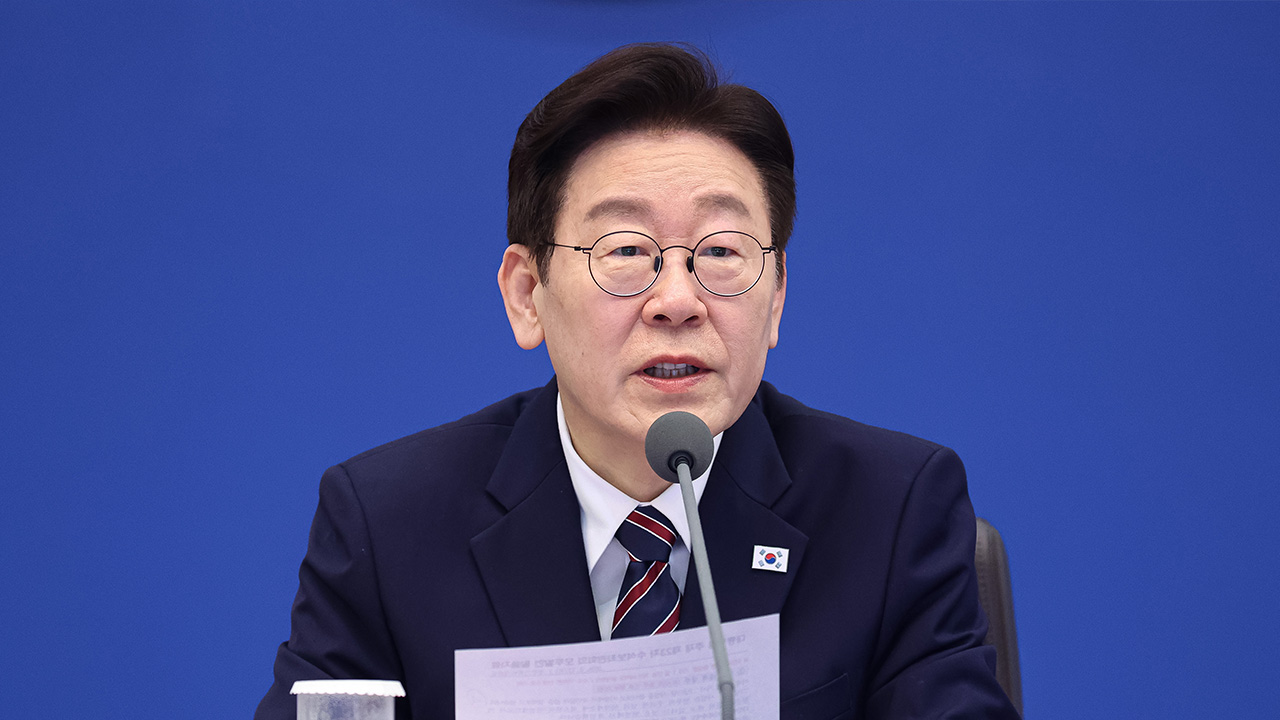 이 대통령 지지도 56.5%‥민주당 44.8%·국민의힘 36.1% [리얼미터]