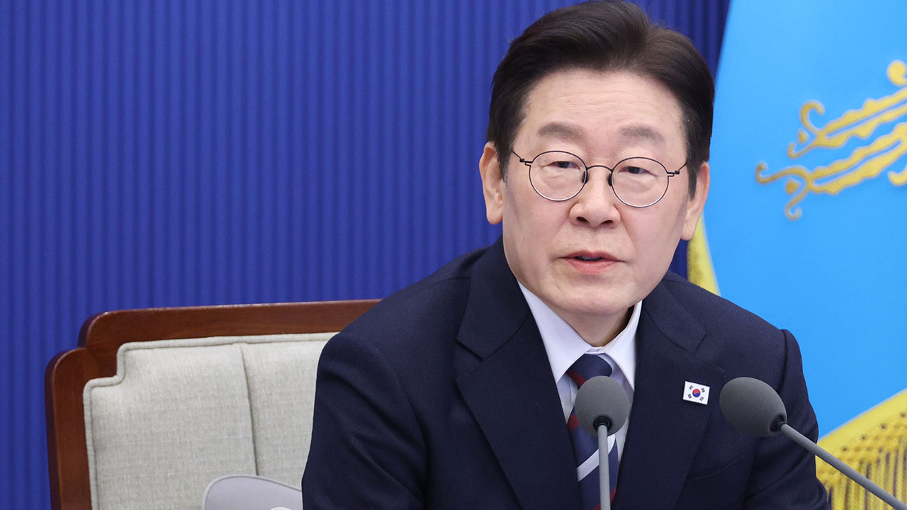 이 대통령, "망국적 부동산 극복해 '모두의 경제' 만들어야"‥"정치도 힘 모아주길"