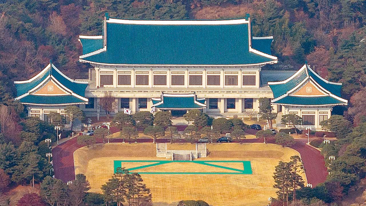 청와대 "관세합의·대미수출 손상 없도록 미국과 우호적 협의 이어갈 것"