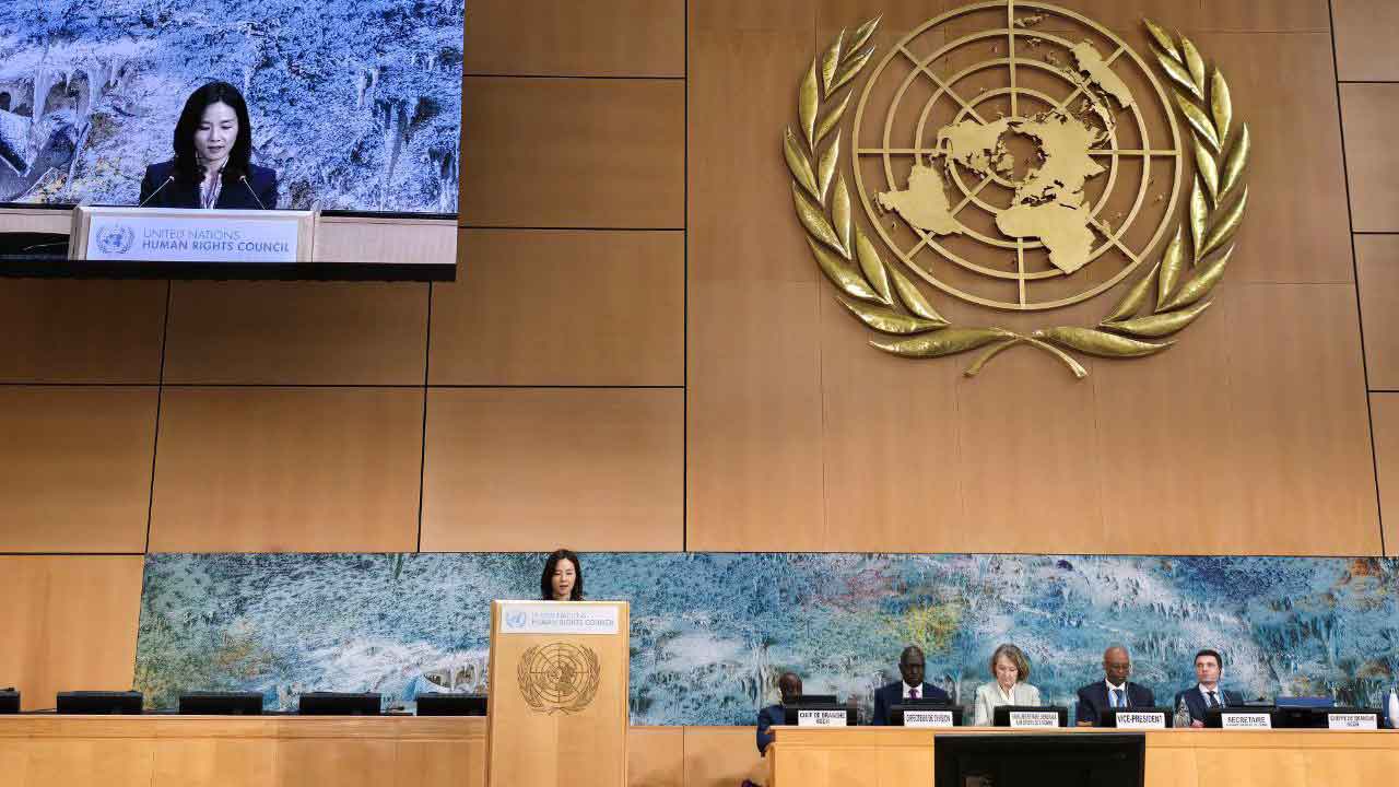 외교2차관 "이산가족 등 인도적 사안 해결 위해 남북대화 추진"