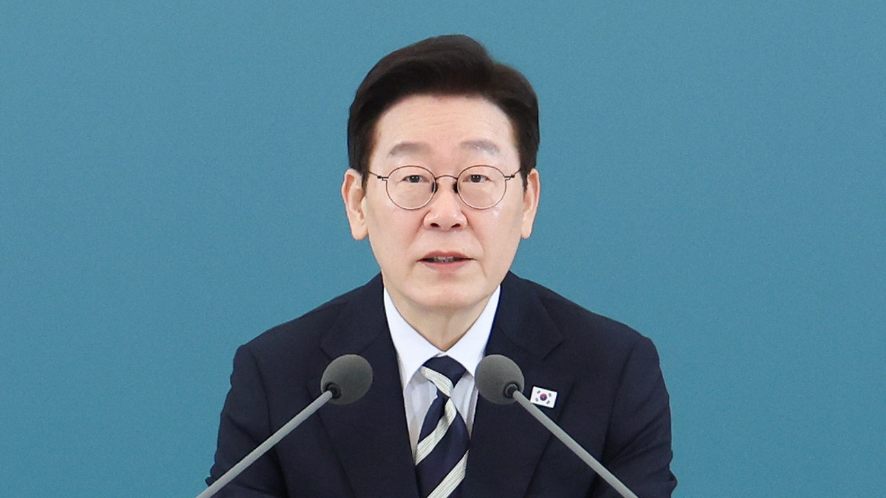 이 대통령 지지율, '취임 후 최고치' 67%‥민주 45%·국힘 17%