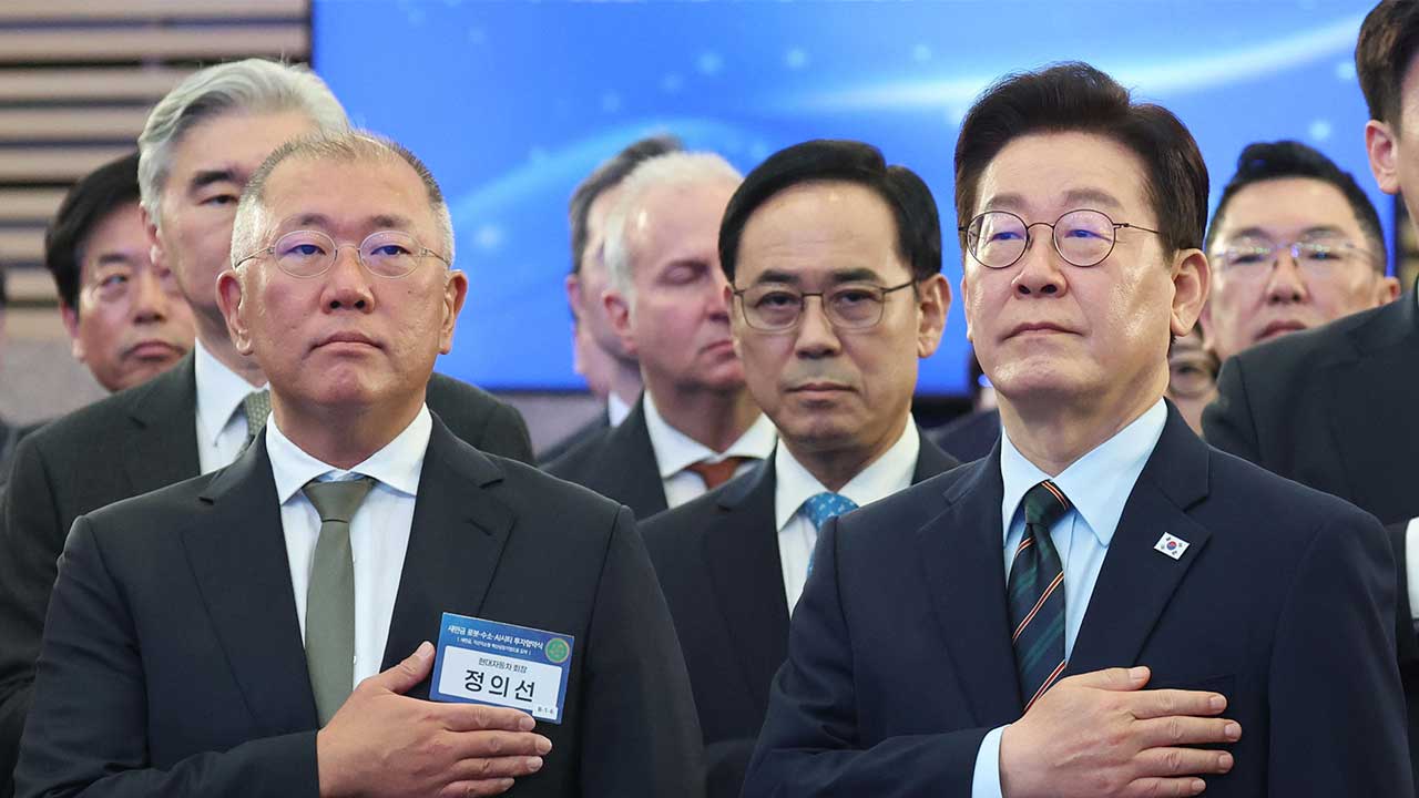 이 대통령 "현대차 새만금 투자, 대결단‥정주영 회장도 자랑스러워할 것"