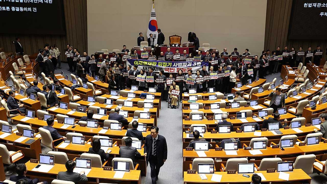 '법원 재판도 헌법소원 대상' 재판소원제, 국회 본회의 통과