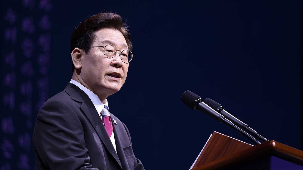 이 대통령 "한반도 평화, 남북 간 신뢰 회복‥일관되게 추진할 것"