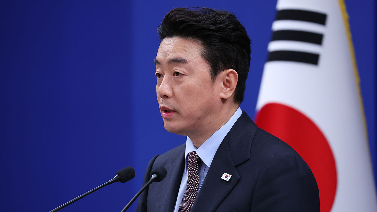 강훈식 비서실장 "UAE 체류 국민 태운 여객기, 오늘 저녁 공항 도착"