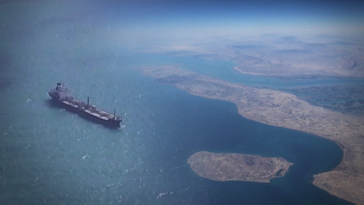 해수부, '호르무즈 고립' 선원 183명 송환 계획 점검