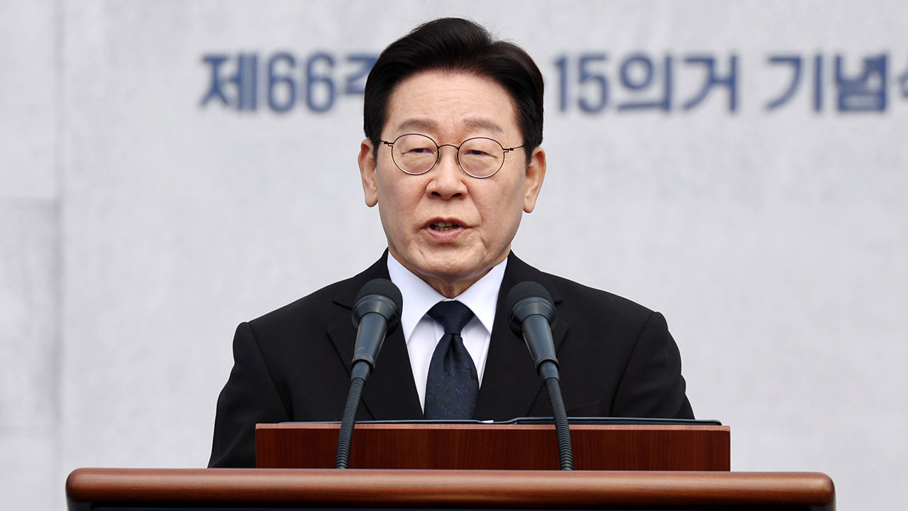 이 대통령 "개혁에 대한 국민 열망 받아 안정적 개혁 하자"