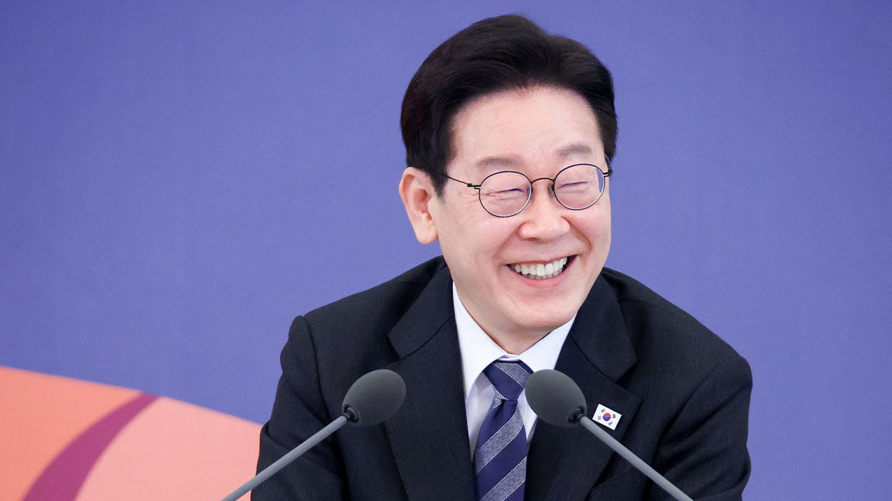 이 대통령, UAE 원유 1천800만 배럴 따온 강훈식 칭찬 "성과도 기대 이상"