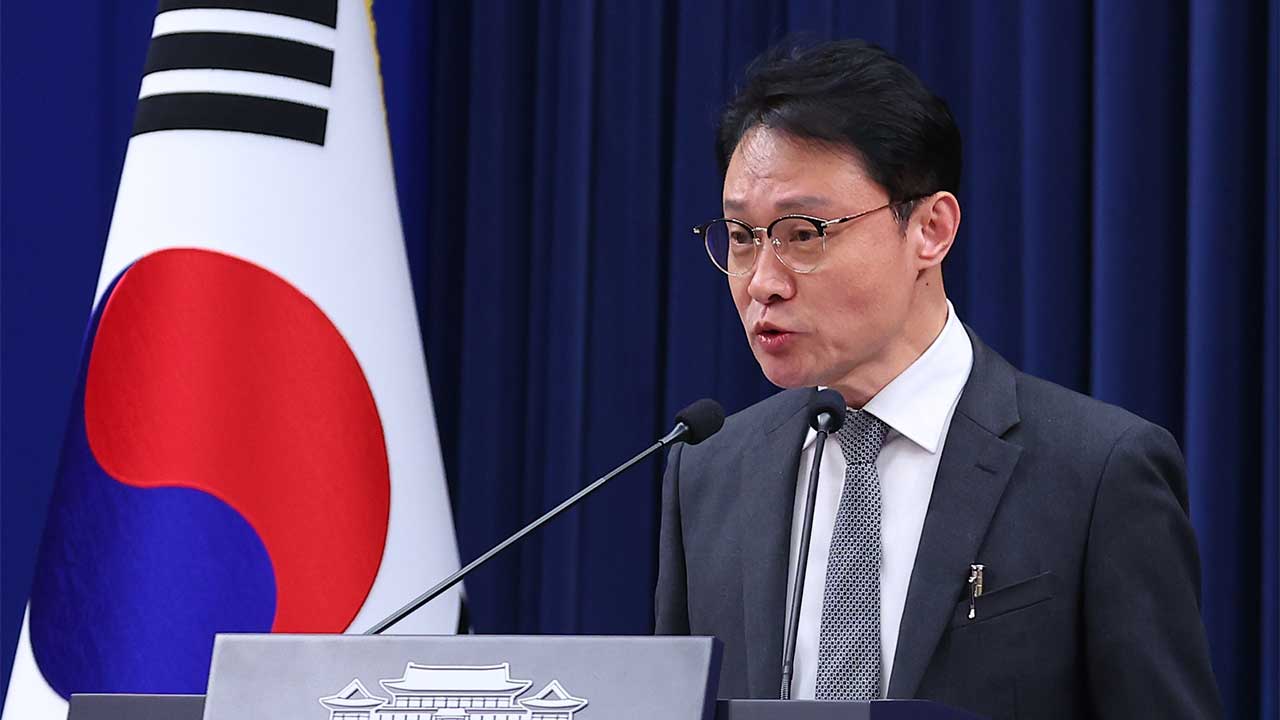 청와대 "이 대통령 '조폭 연루설' 허위 확정‥추후보도 게재해달라"