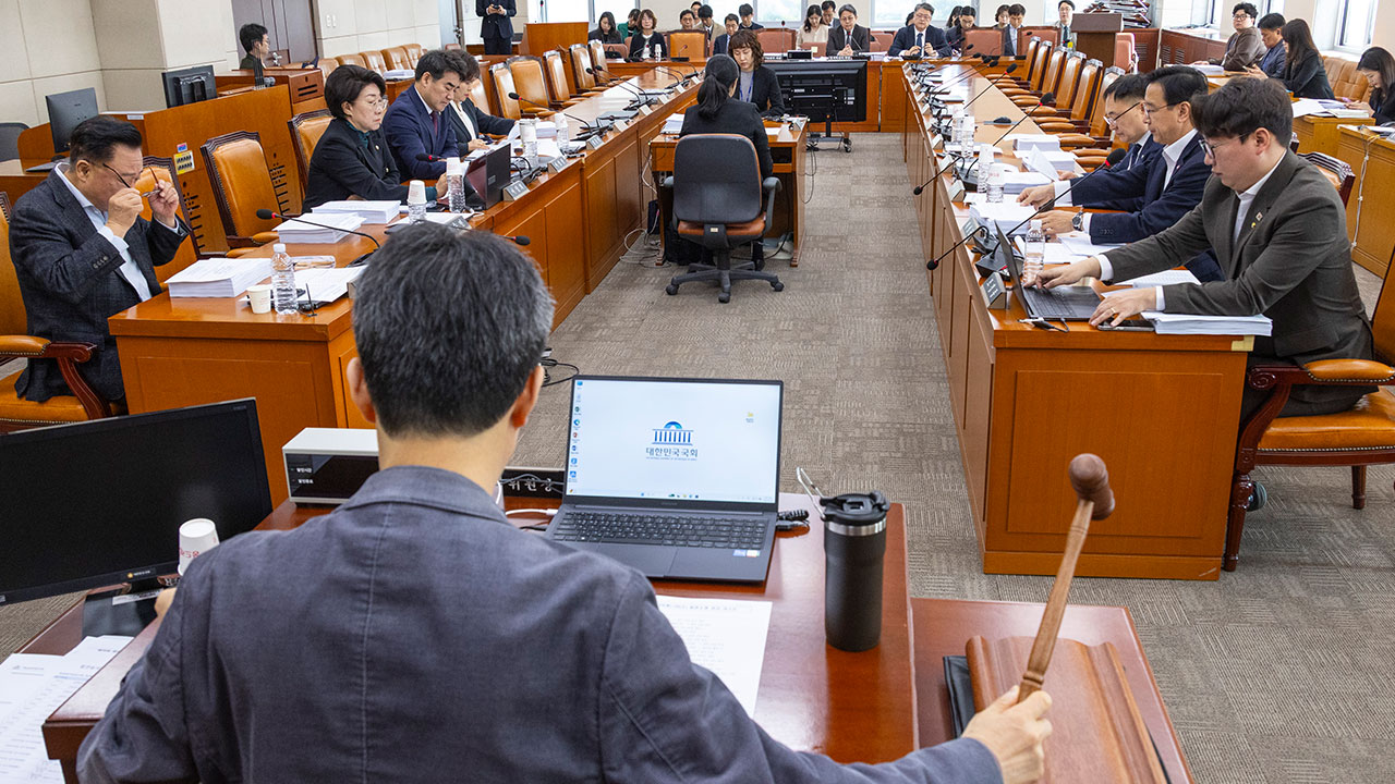 "5월 1일 노동절 공식 공휴일로"‥공휴일법 행안위 법안소위 통과