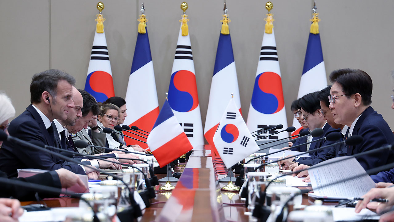 이 대통령 "중동전쟁, 국제 질서 흔들어" 마크롱 "호르무즈 등 폭력 진정돼야"