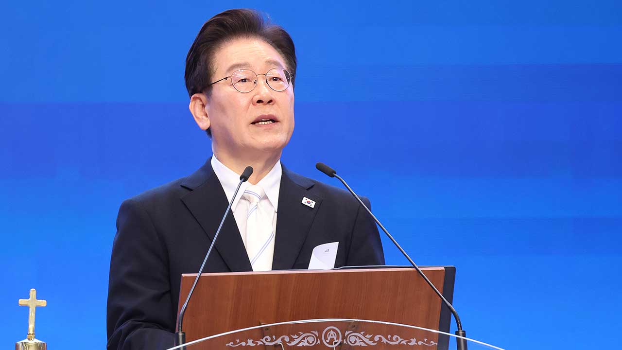 이 대통령, 부활절 예배 참석해 "더 큰 위기로 번지지 않게‥가용한 모든 정책수단 활용"