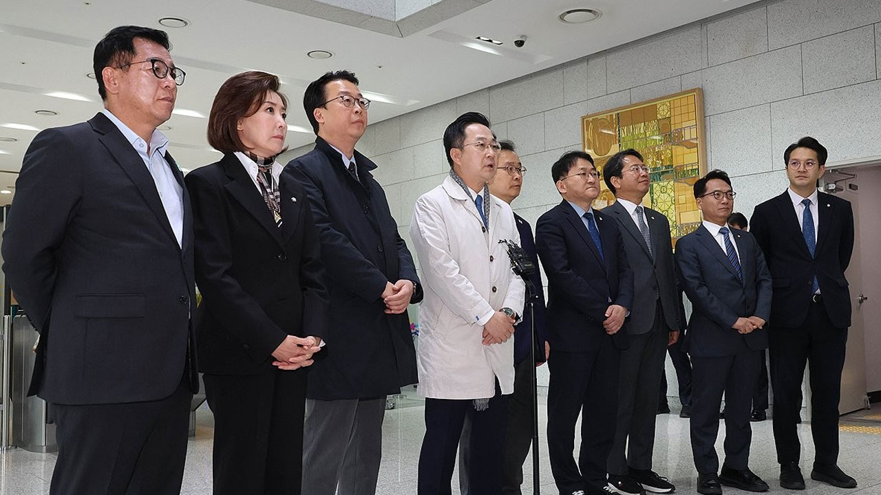 민주당 "연어 술파티 확인" vs 국민의힘 "소설"‥국조특위 수원지검 현장조사