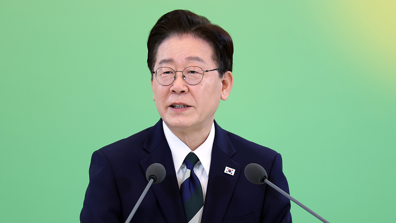 이 대통령 "기간제법, 노동자 보호 아닌 '2년 고용금지법' 됐다"