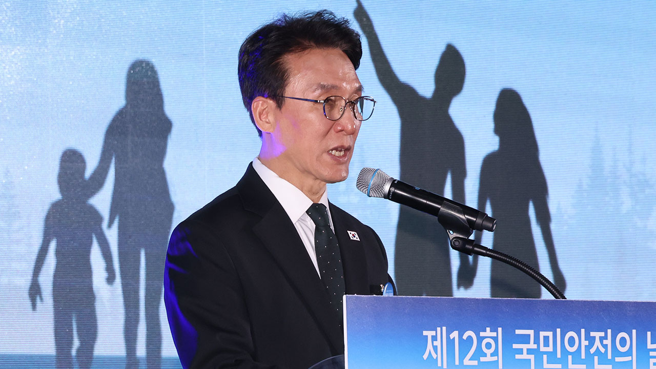 김민석 총리, 세월호 참사 희생자 추모‥"생명안전기본법·사회재난대책법 제정할 것"