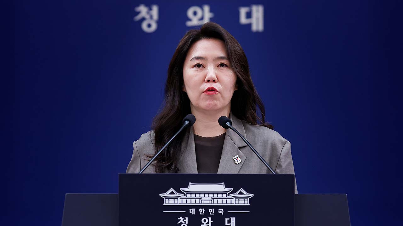 청와대, 북한 탄도미사일 발사에 긴급 안보상황점검회의 개최