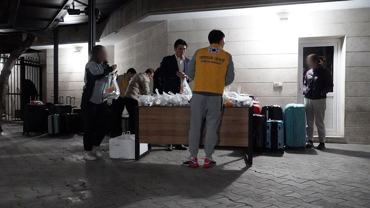 정부, 주이란대사관 직원 23명에 총 1억 원 특별 포상