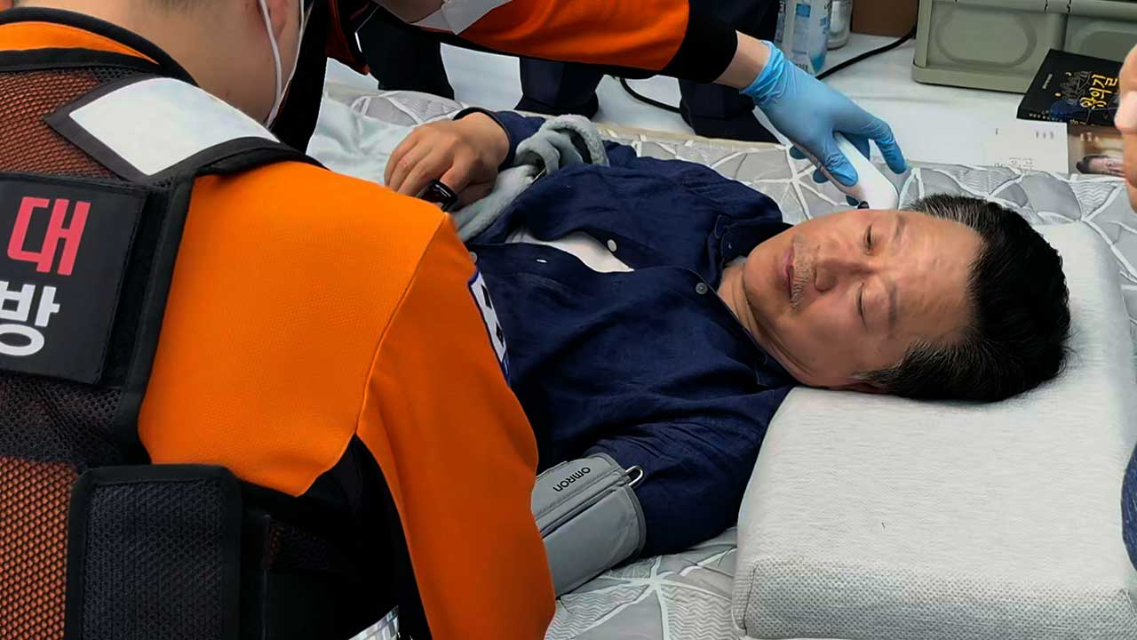 정청래, '단식 후 입원' 안호영 병문안‥"퇴원 후 식사하자"