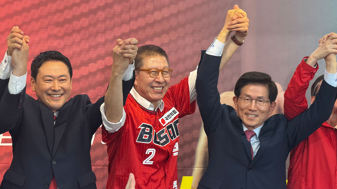 장동혁·박형준, 손 맞잡고 필승 결의‥"하나되어 이기자" 화기애애