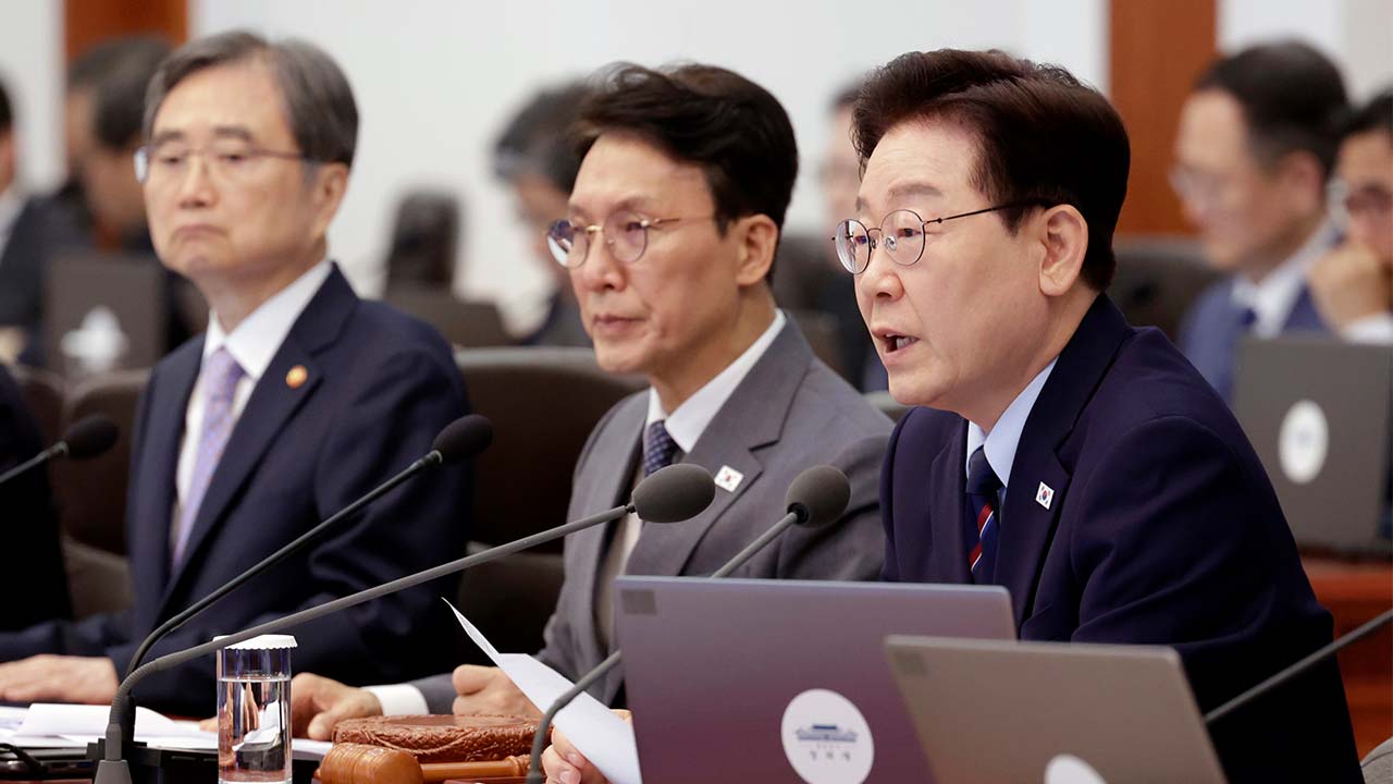 이 대통령 "'포퓰리즘적' 긴축재정론 함정 빠져선 안 돼‥투자로 잠재력 키울 때"
