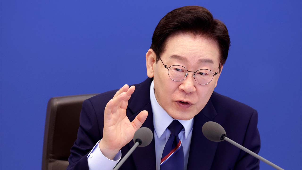 이 대통령 "빌린 돈에 연 60% 이상 붙이면?"‥법무부 장관 "안 갚아도 됩니다"