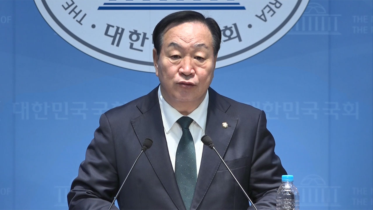 스타벅스가 '보수 애국민 아지트'?‥한기호, '시장경제 신봉자'로 수정 