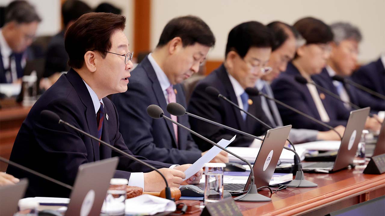 이 대통령 "동남권 세계적 해양 경제권 도약‥공공기관·기업 추가 이전"