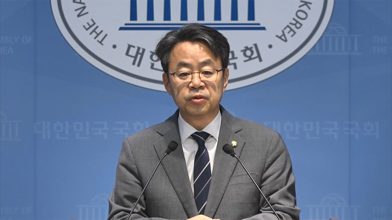 민주당, 이명박 부산 방문 소식에 "가덕도 신공항 백지화한 당사자"
