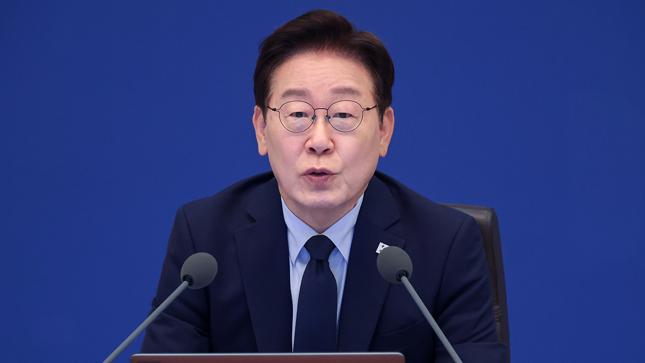 이 대통령, 투표지 부족 사태에 "국회에 국정조사 요청, 검경 합수본 꾸려 철저히 조사"