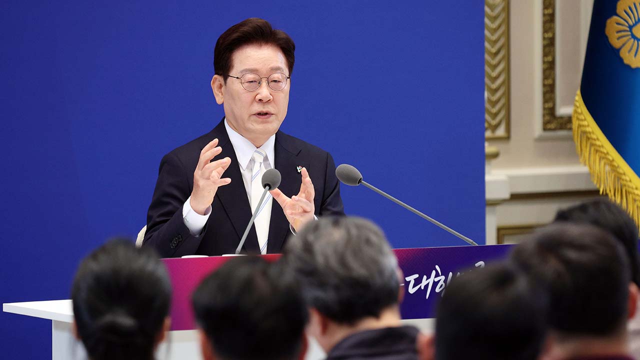 이 대통령 "초과이윤 논쟁 신중해야‥초과세수는 미래세대 위해 투자"