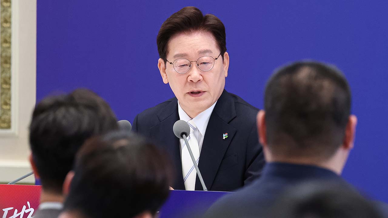 李대통령, 조작기소 의혹에 "잘못되면 시정하는 것‥특검이 낫다"