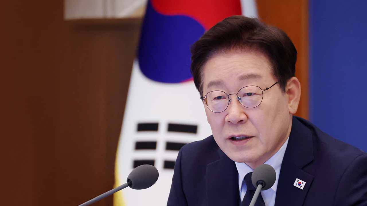 이 대통령 지지율, 지방선거 전에 비해 9%p 하락한 57% [NBS]