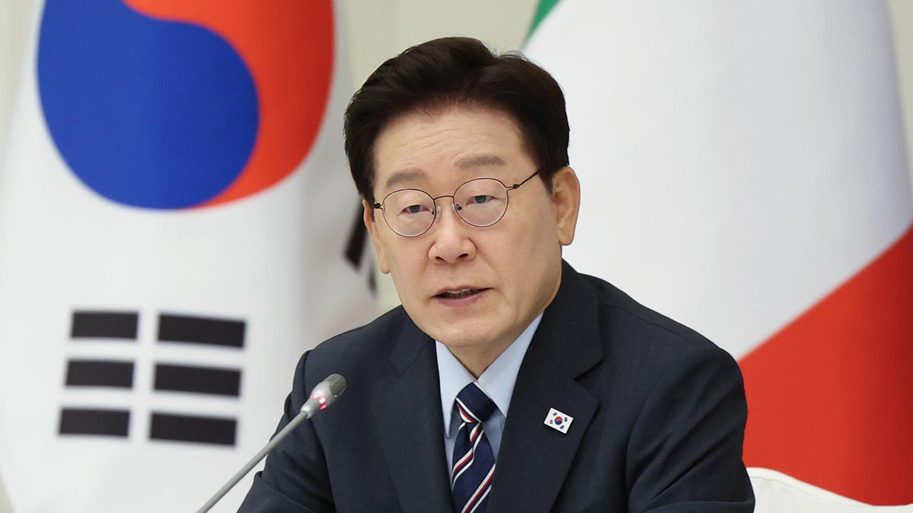 이 대통령, '기자 선행매매' 겨냥해 "패가망신하는 주가조작, 구시대의 비정상"