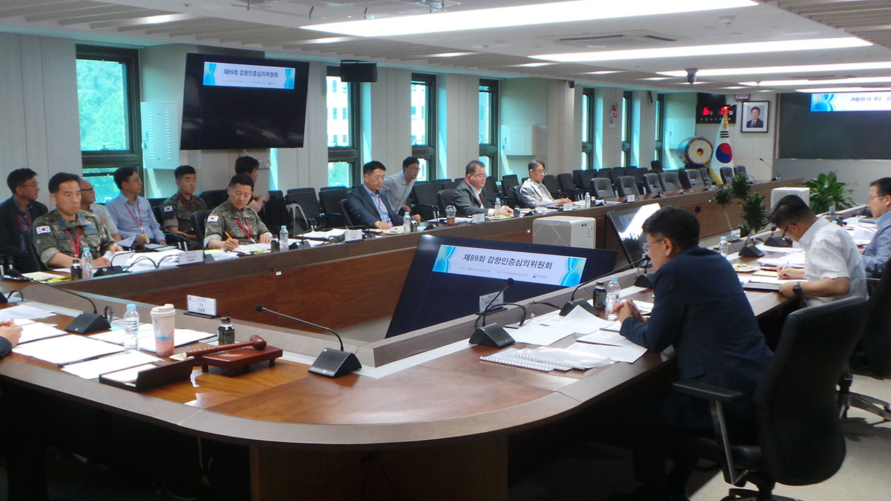 국산 전투기 KF-21, 비행안전성 최종 공인‥감항성 기준 충족