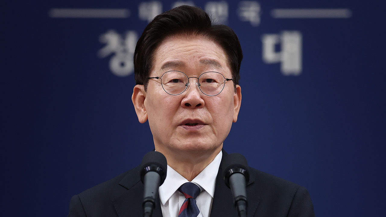 청와대, 지지율 하락에 "엄중하고 겸허하게 받아들여‥국민 걱정 세심히 살필 것"
