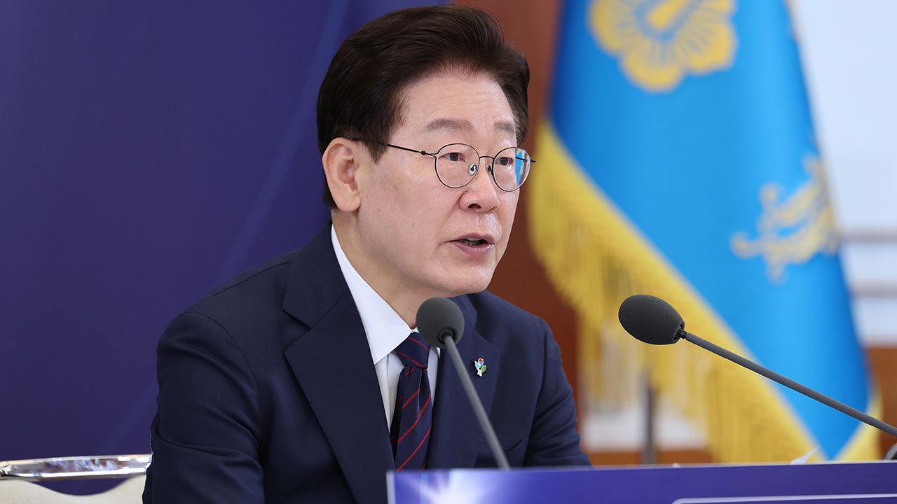 President Lee Jae-myung approval rating drops for sixth consecutive week