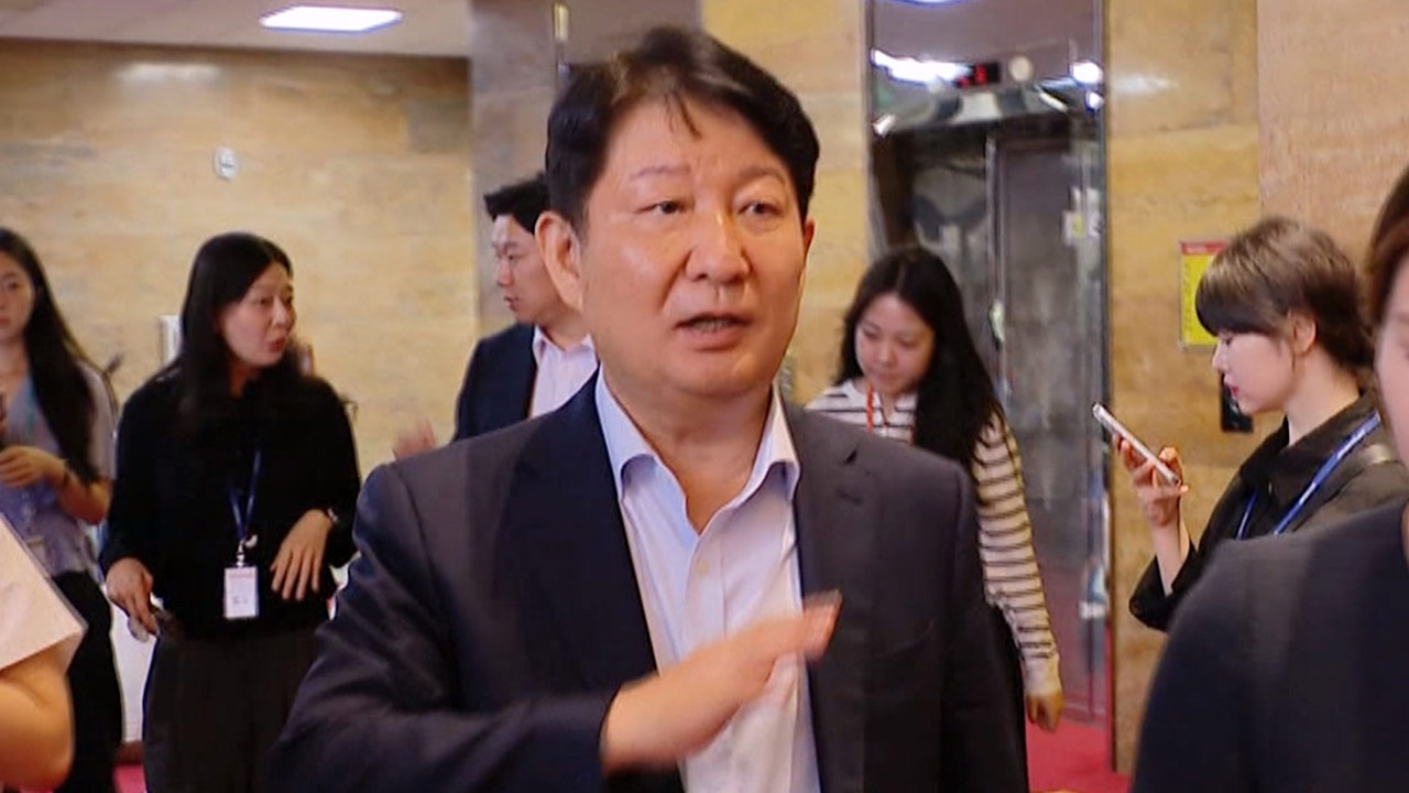 원하는 위원회 안 줬다고 동료 국회의원 멱살 잡은 영남 재선 의원