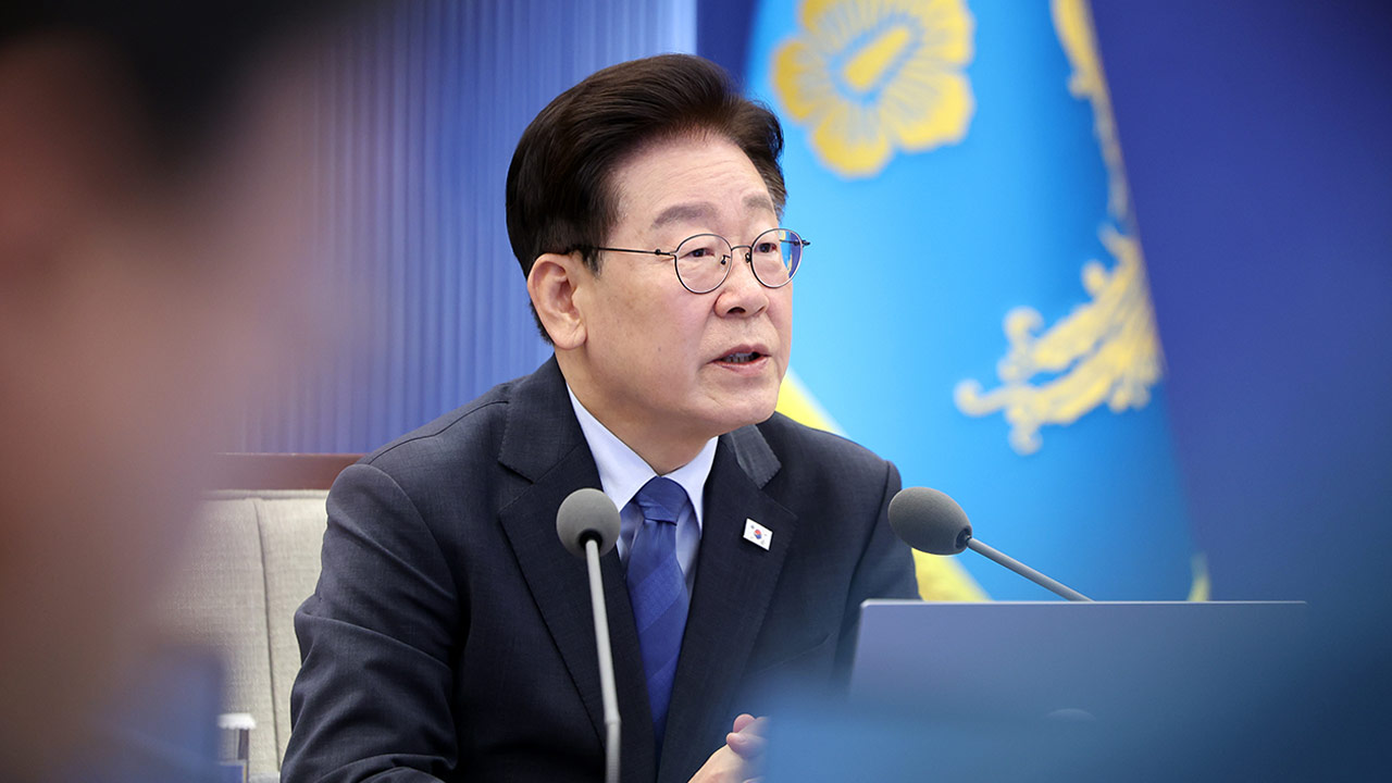 President Yoon Suk Yeol's Approval Rating Hits 37%, Lowest Since Taking Office