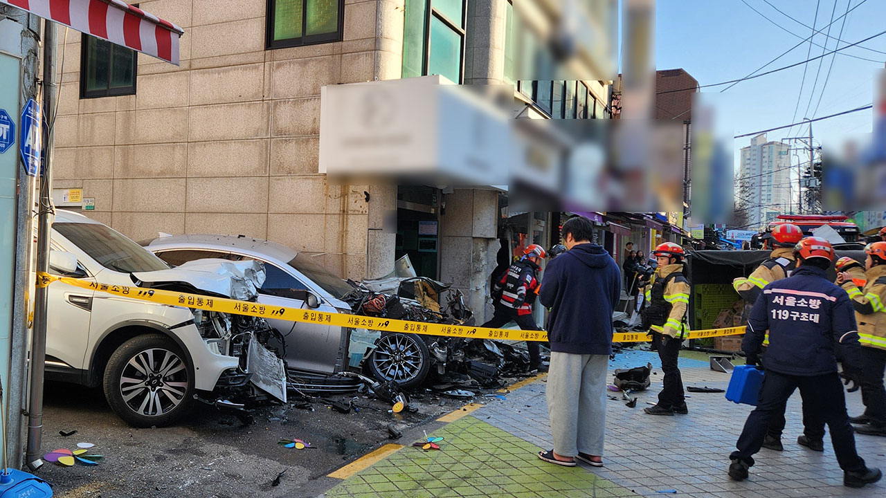 서울 길동 복조리시장서 화물차 돌진‥70대 운전자 급발진 주장
