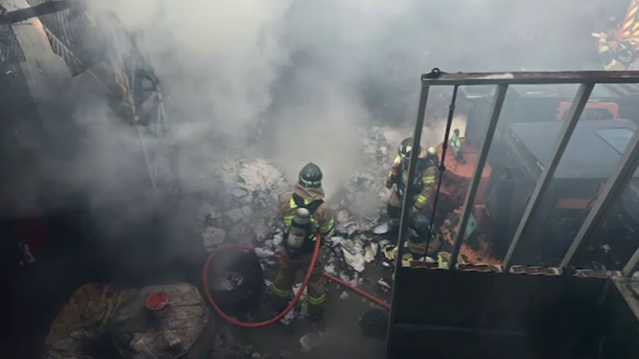 서울 용산구 파지 압축장서 불‥다친 사람 없어