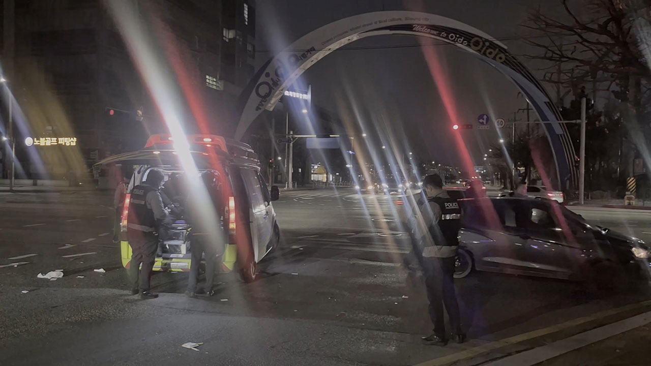 경기 시흥에서 자동차·오토바이 사고‥오토바이 운전자 다쳐