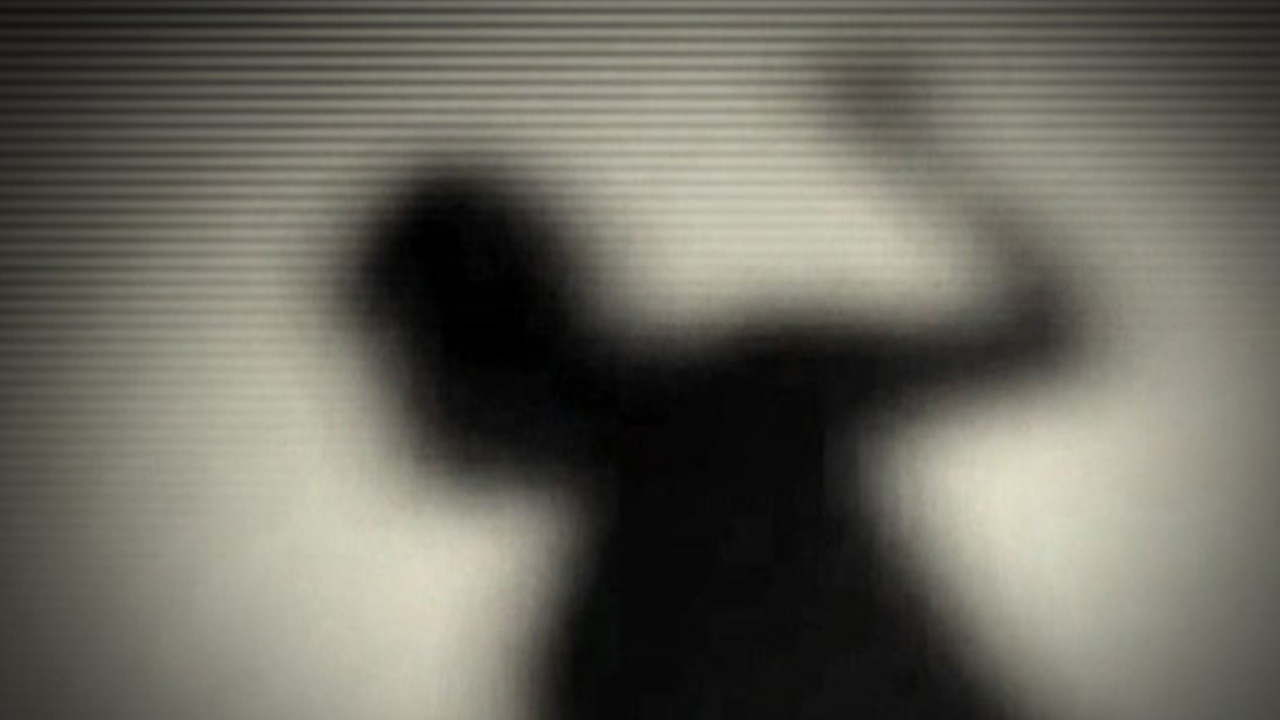 놀이터에서 흉기 마구 휘둘러 2명 다치게 한 10대 구속