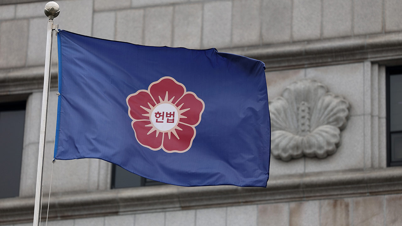 과자 한 봉지 결제 깜빡한 재수생에 절도죄 처분한 검찰‥기시감 드는 이유는?